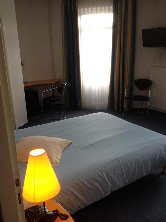 Amadeus Hotel Sarreguemines Oda fotoğraf