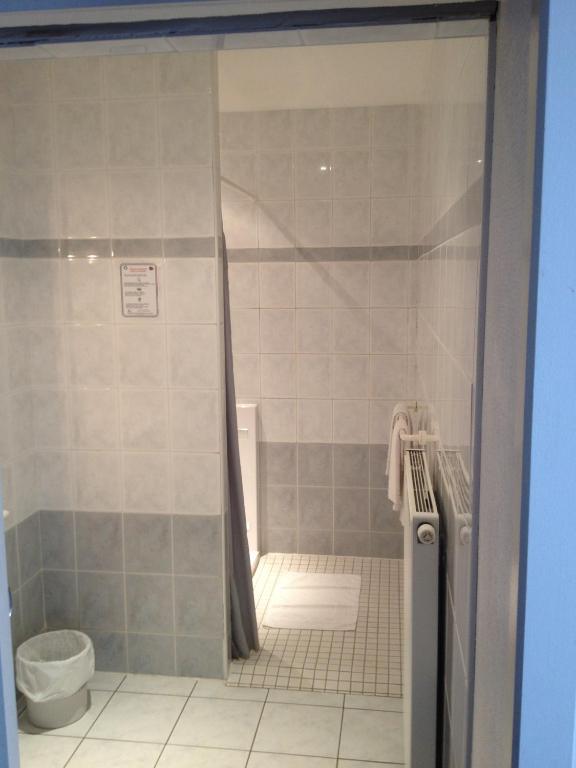 Amadeus Hotel Sarreguemines Oda fotoğraf